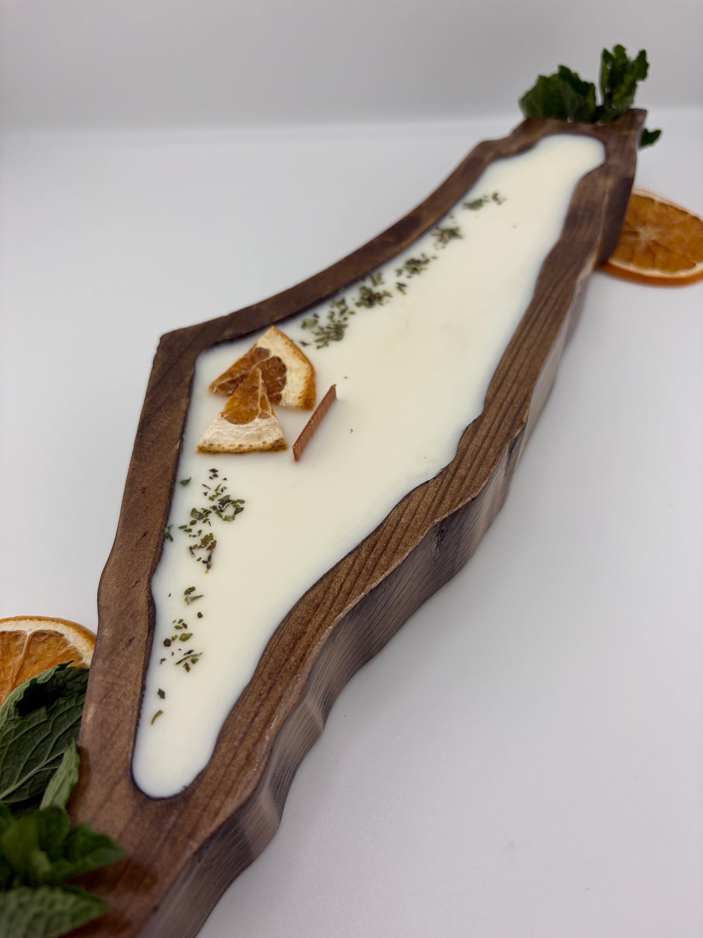 Deir Dibwan Map Candle (Garden Mint)